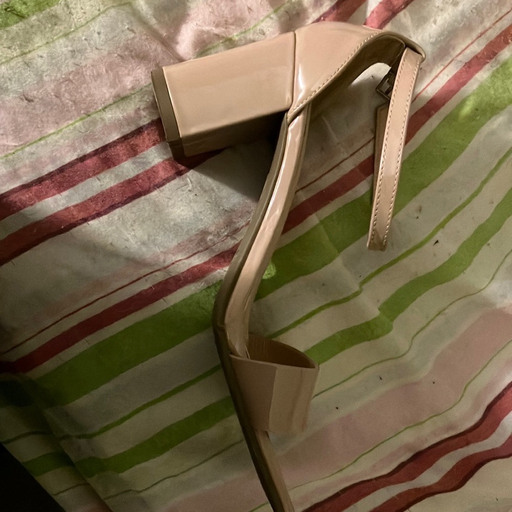 Only wore once still new,no scratches or marks